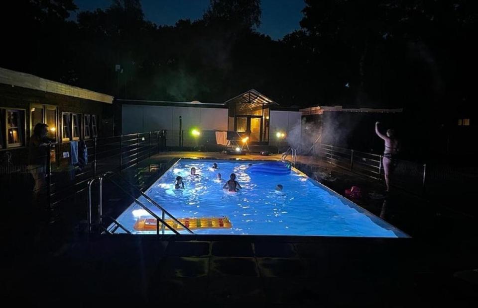 Camping De Vinkenkamp Lieren Exterior foto