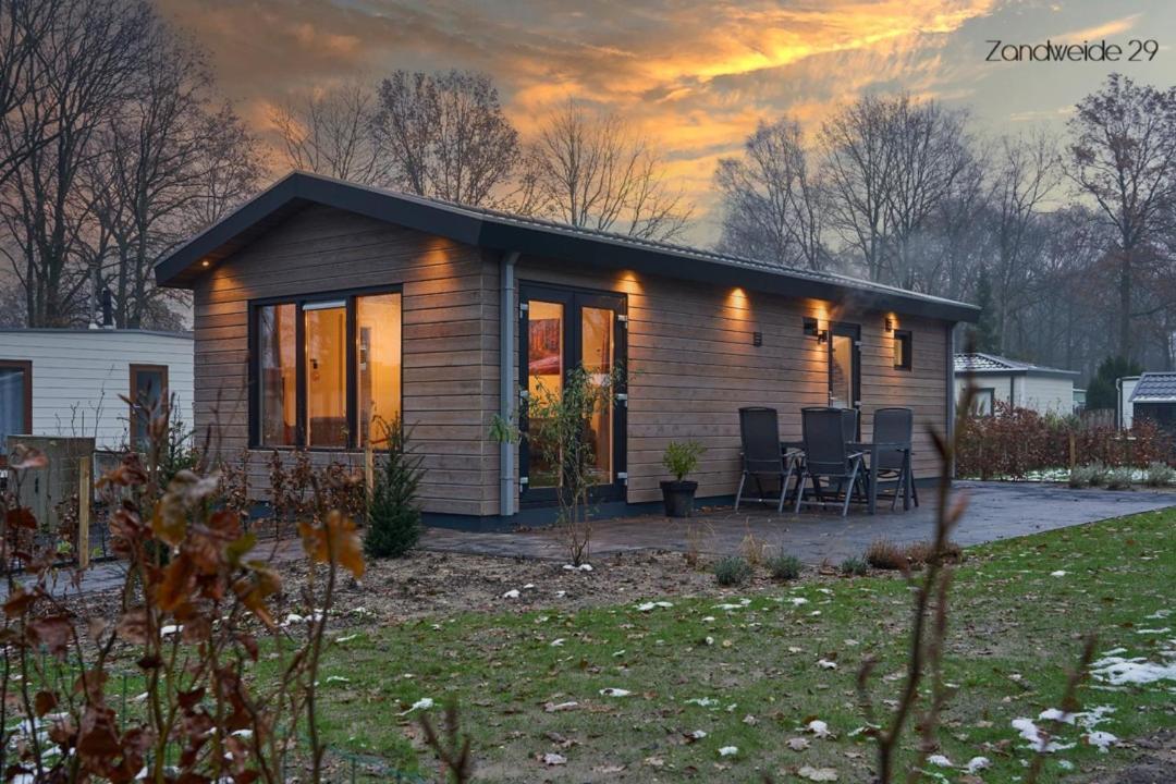 Camping De Vinkenkamp Lieren Exterior foto